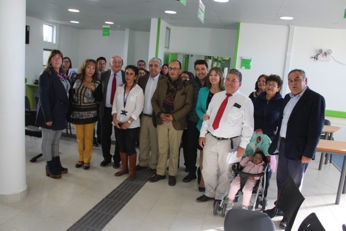 Vecinos, consejeros regionales y el alcalde de Ovalle, Claudio Rentería, supervisaron el actual funcionamiento del CESFAM. (FOTO: CEDIDA)