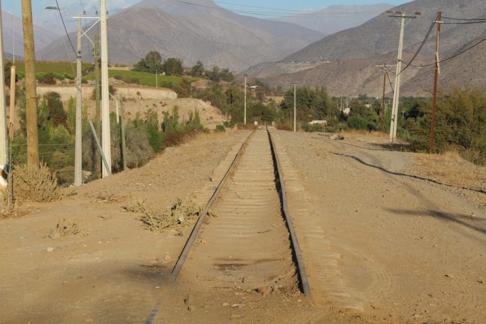 Las calles de tierra de la población Vista Hermosa, además de las intersecciones de las poblaciones Villa El Palqui, Barrio Nuevo, Villa Jerusalén y Villa Los Espinos tendrán pronto un nuevo rostro gracias a las obras de pavimentación anunciadas. (FOTO: CEDIDA)