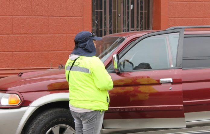 Durante un año bomberos ha tenido un permiso precario por parte del municipio, les cual les otorgó derecho de cobro de estacionamientos. Crédito: El Ovallino