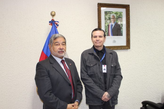 El gobernador del Limarí, Iván Espinoza entregó un saludo protocolar al nuevo jefe provincial de salud, Dr. René Cevo Salinas.