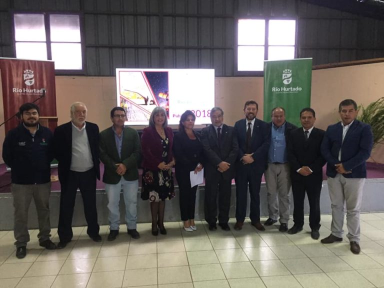 Con la presencia de las autoridades comunales de Río Hurtado, además de la presencia del gobernador del Limarí, Iván Espinoza, y el seremi de Desarrollo Social y Familia, Juan Pablo Flores, se llevó a cabo la cuenta pública 2018 de la municipalidad de Río Hurtado. (FOTO: CEDIDA)