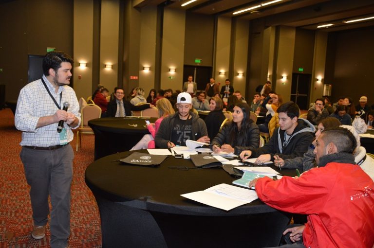 Durante dos jornadas los jóvenes estudiantes de diversas carreras, universitarias y técnico profesionales aprendieron a reconocer cuáles son las características de un líder.