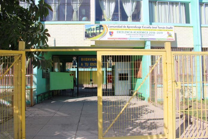 La Escuela José Tomás Ovalle se localiza en la parte alta de la ciudad. Crédito: El Ovallino