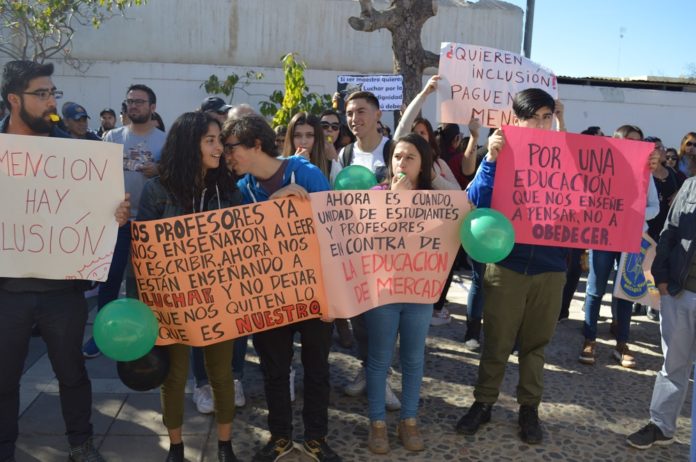 Los profesores iniciarían su quinta semana de paro. Crédito: Kamila M – Archivo El Ovallino.