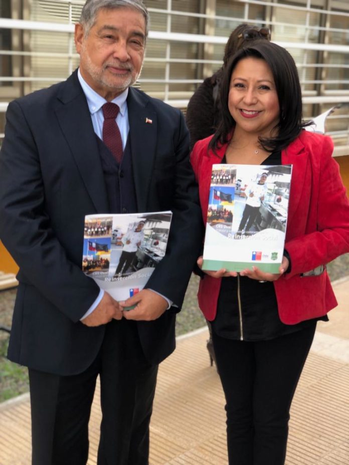 El gobernador de Limarí, Iván Espinoza, y la jefa de CRS Ovalle, Catherine Galleguillos.