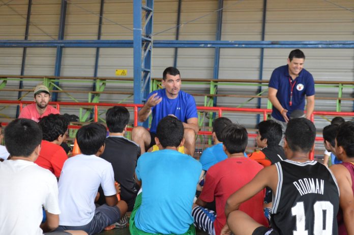 El exbasquetbolista ya estuvo compartiendo sus conocimientos en Ovalle, en abril de 2016.