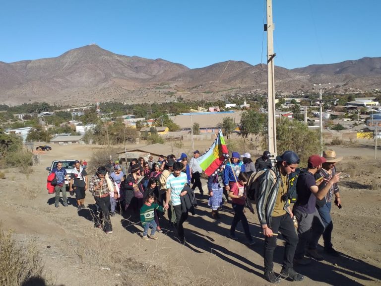 El adulto intentó subir el cerro La Cruz pero no pudo con el esfuerzo. Falleció minutos después en el centro de salud