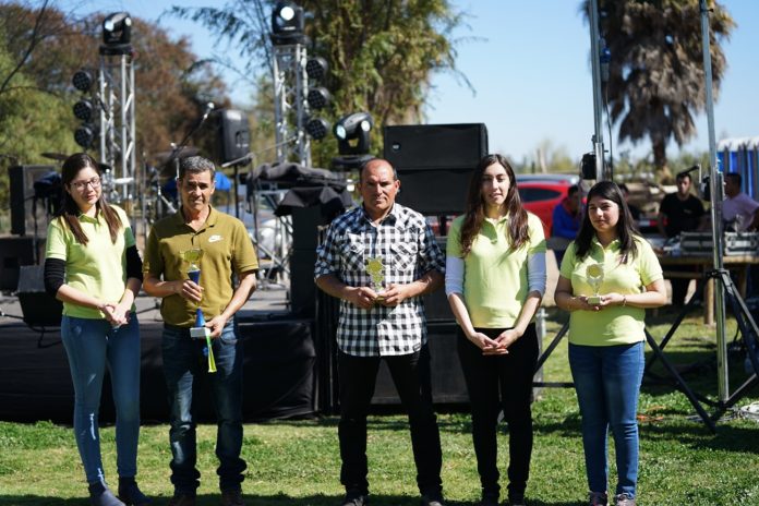 Los trabajadores de distintas dependencias fueron premiados por sus logros deportivos