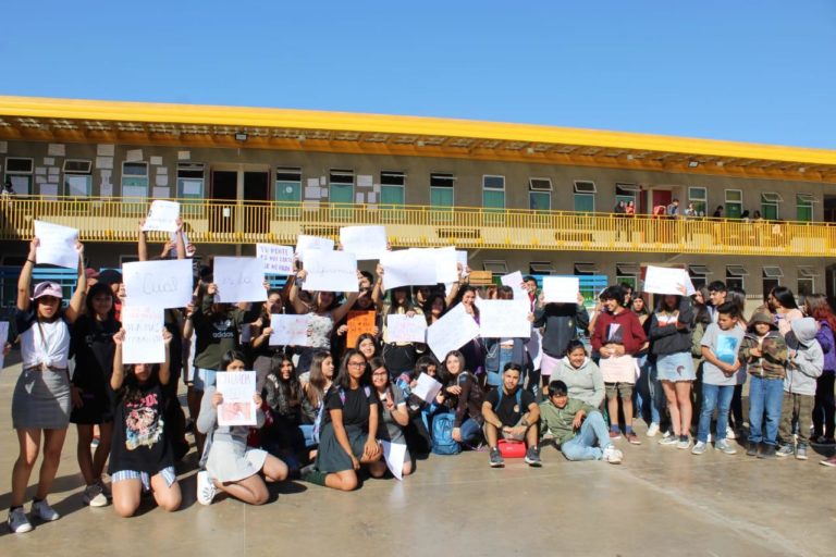 Manifestación pacífica de estudiantes del Colegio de Artes.