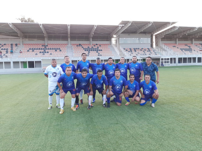 El equipo lo componen futbolistas amateur de más de 40 años