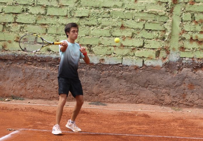 Jorge Flores ganó la final de la serie B