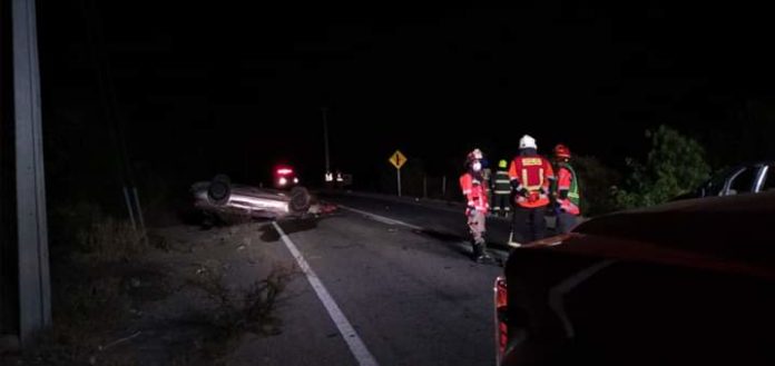 El vehículo marca Chevrolet Cavalier quedó volcado en la ruta D-55 a la altura del kilómetro 57