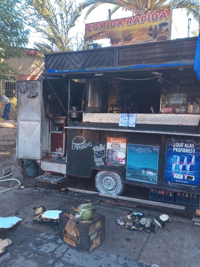 El carrito de comida rápida “El Koala” estaba instalado hace 21 años a un costado de la plaza de armas de Combarbalá.