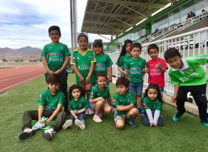 En la escuela mixta Puntitos Verdes del Club Social y Deportivo Ovalle podrán participar niños y niñas por igual.