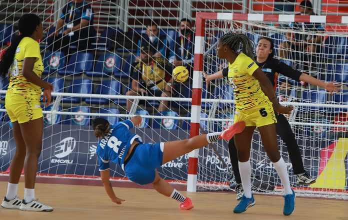 La ovallina Josefa Araya anotó tres goles por la selección chilena de balonmano.