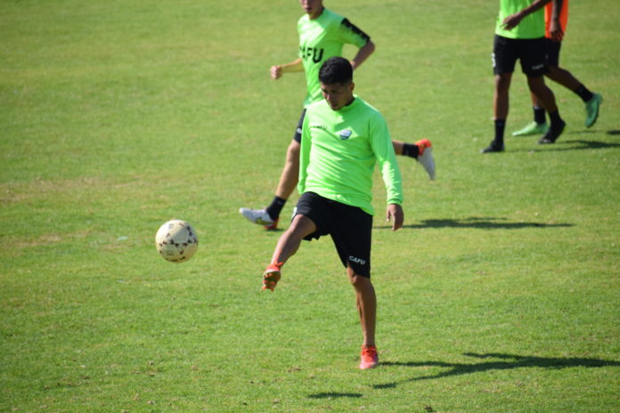 Luis Espinola en uno de los entrenamientos de este 2022