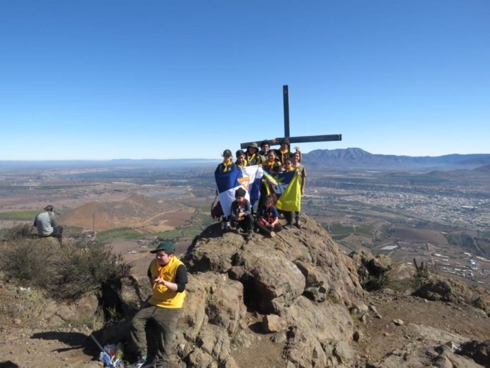 p7_familias_haciendo_trekking