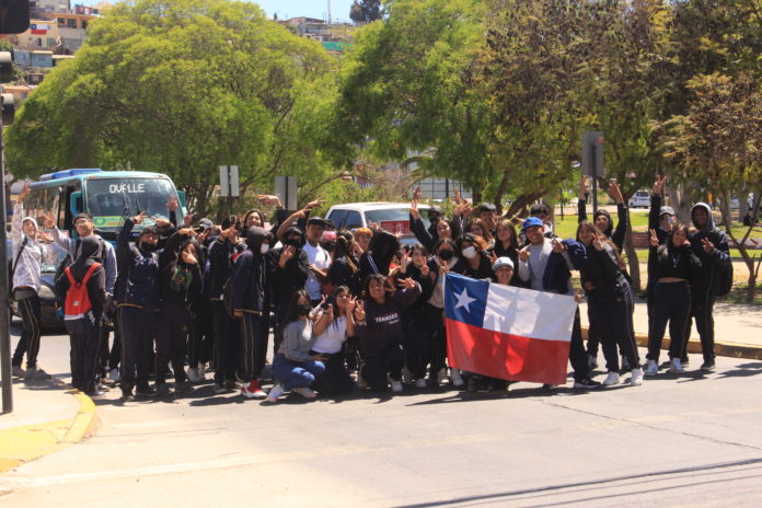 p2_secundaria_protesta_de_estudiantes_del_colegio_raul_silva_henriquez