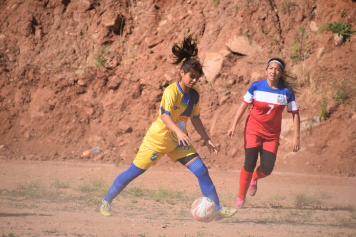 p8_foto_2_joyeria_paris_campeon_del_futbol_femenino_rural