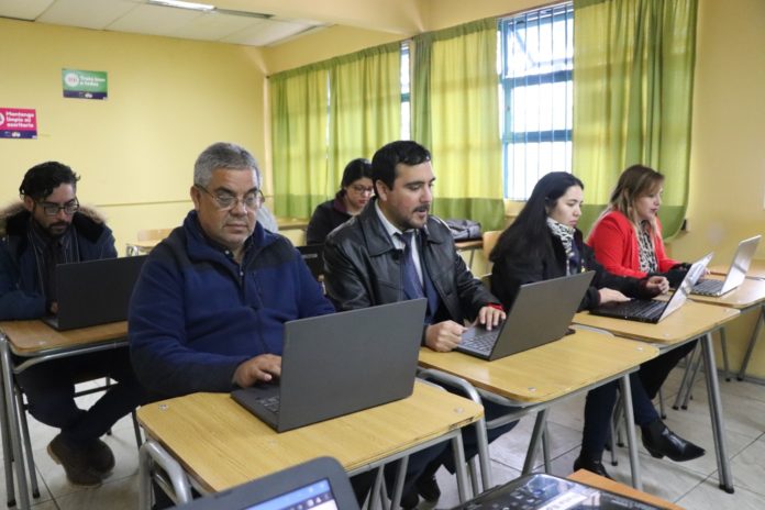 p5_82_establecimientos_municipales_de_ovalle_cuentan_con_una_plataforma_para_digitalizar_sus_procesos_educativos