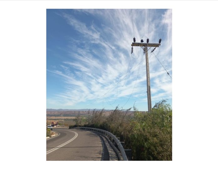 El sábado 15 de abril fue chocado un poste del sector de Tabalí, provocando que 200 familias quedaran sin electricidad.