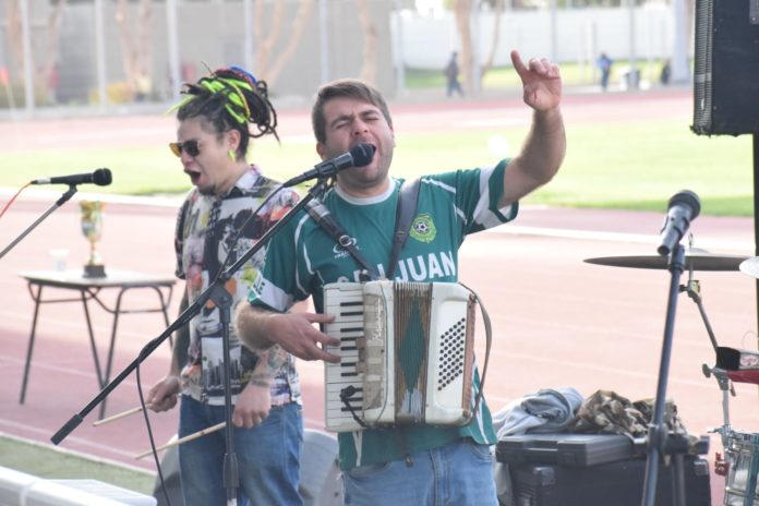 Antes del partido hubo una presentación del grupo Los Condenados, destacando la canción “Soy de Ovalle”.