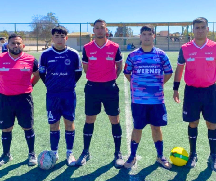 Capitanes de Monte Patria y Tongoy, junto al cuerpo arbitral del partido.