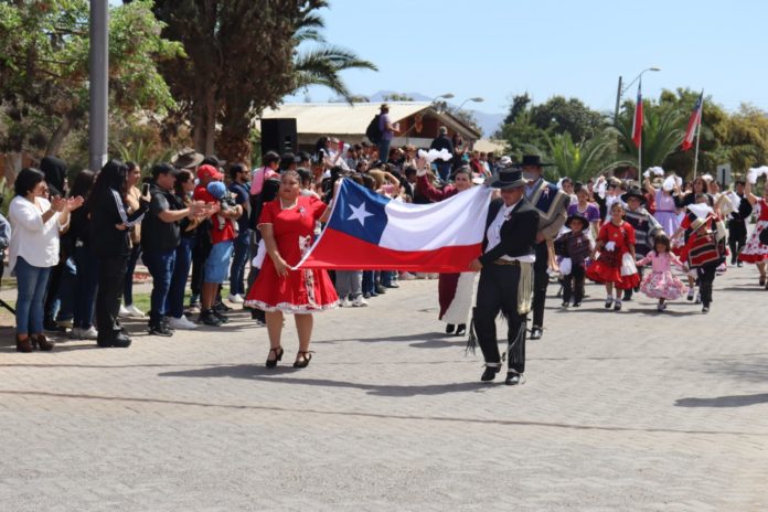 Durante el día, el tradicional desfile por el 18 de septiembre, se desarrolló en la localidad de Sotaquí