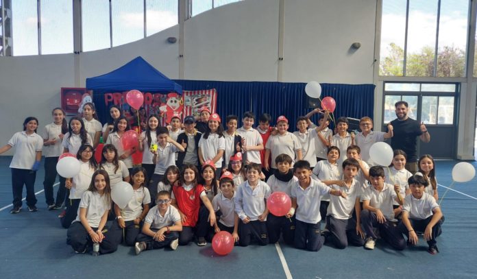 p5_colegio_amalia_errazuriz_destaca_con_innovadora_actividad_en_apoyo_de_la_teleton