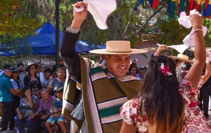 La feria costumbrista de Río Hurtado es uno de los panoramas turísticos en este verano.