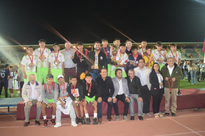 Academia de Fútbol Kico Rojas, campeón categoría juvenil (2007-2008).